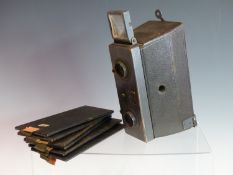 A RARE FRENCH GLYPHOSCOPE STEREOSCOPIC CAMERA BY JULES RICHARD, PARIS. IN ITS ORIGINAL POUCH WITH