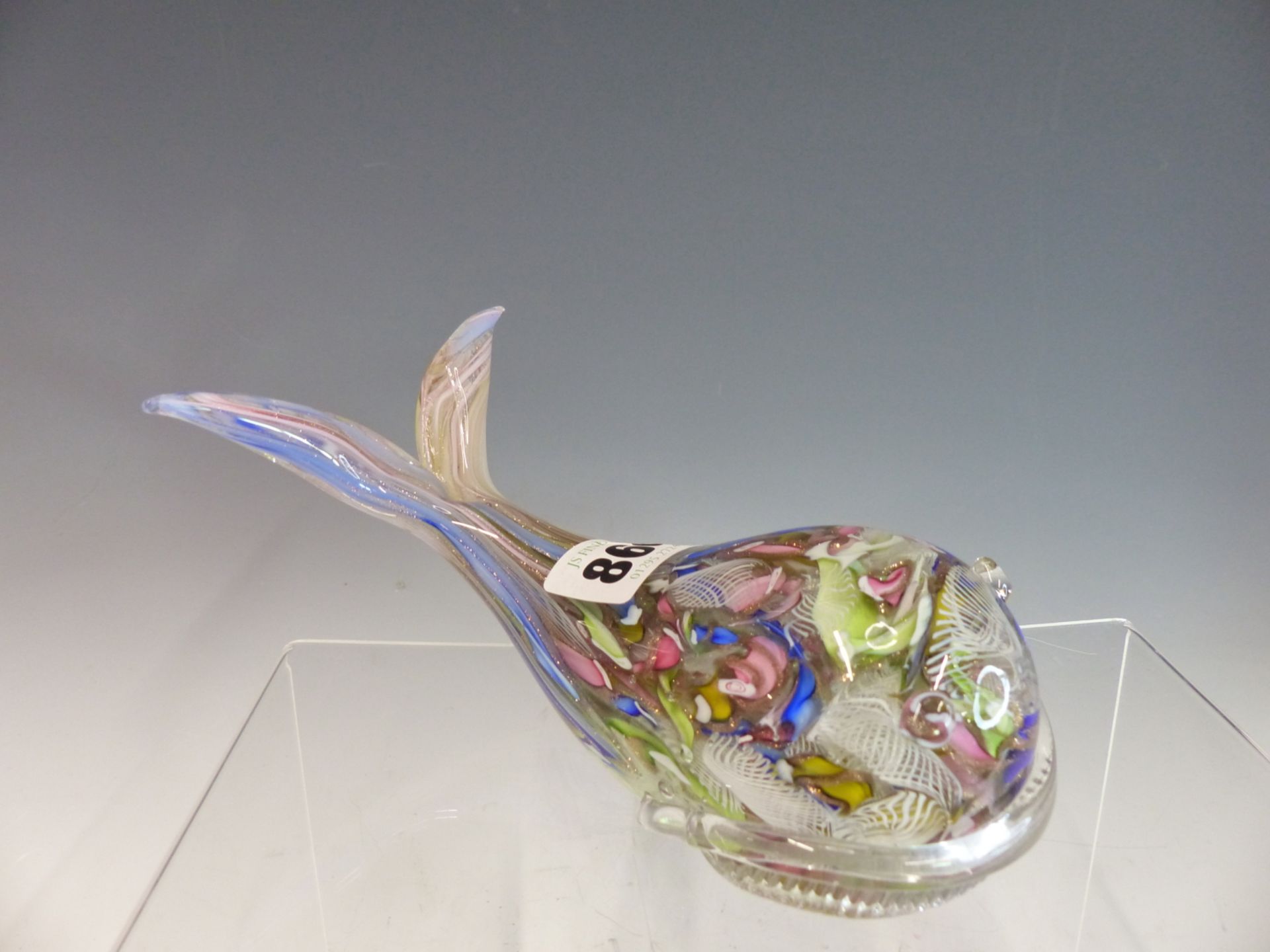 A LARGE MILLEFIORI FISH FORM PAPERWEIGHT. - Image 2 of 5