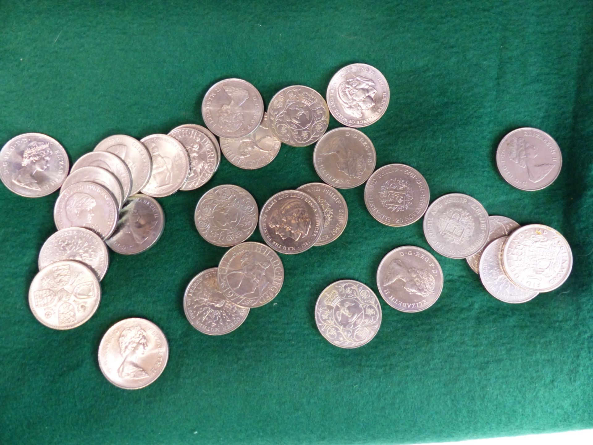 ELIZABETH II CROWNS AND HALF CROWNS