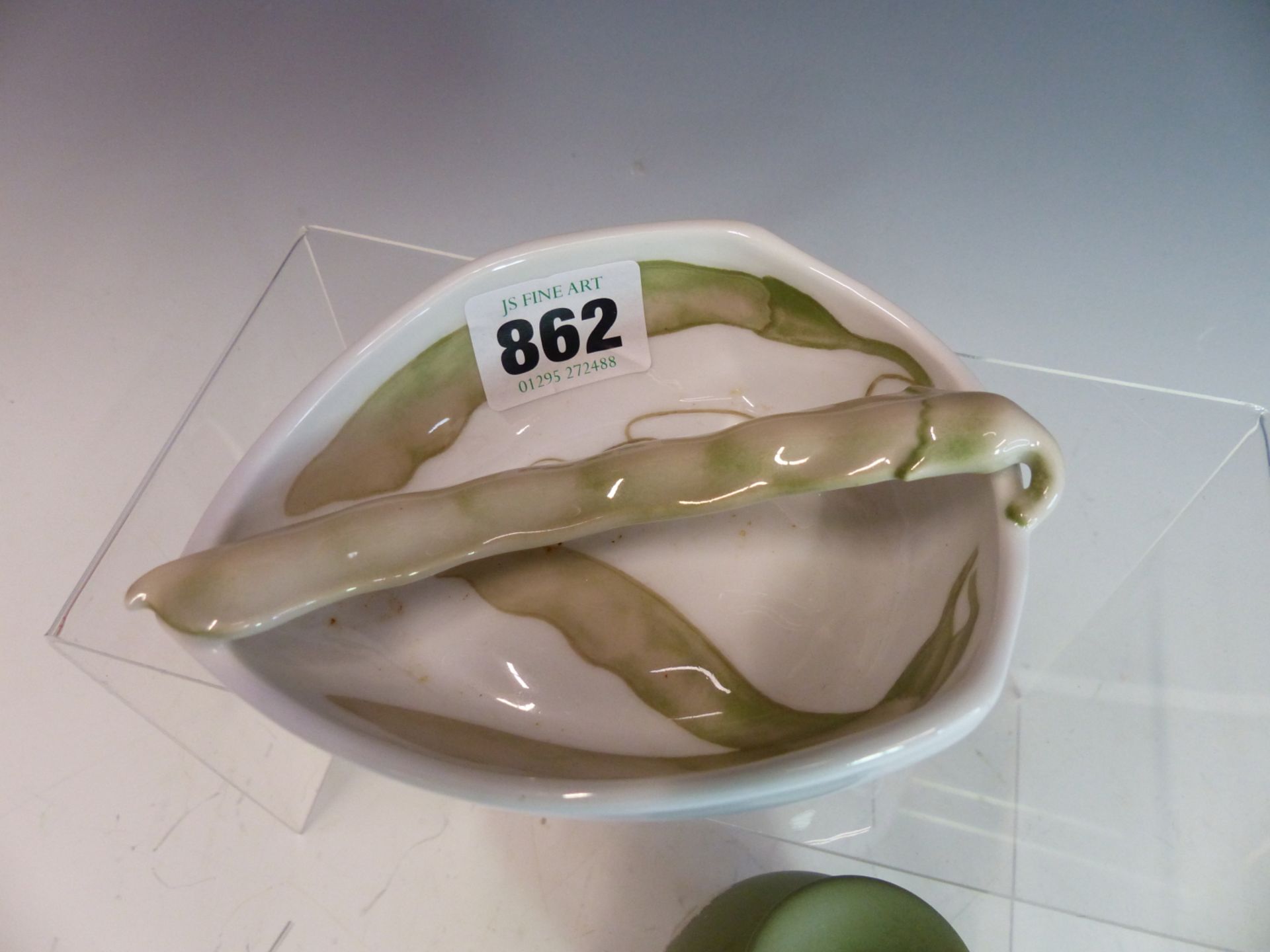 A ROYAL COPENHAGEN SMALL BEAN DISH TOGETHER WITH WEDGWOOD GREEN JASPERWARE VASE. (2) - Image 2 of 5