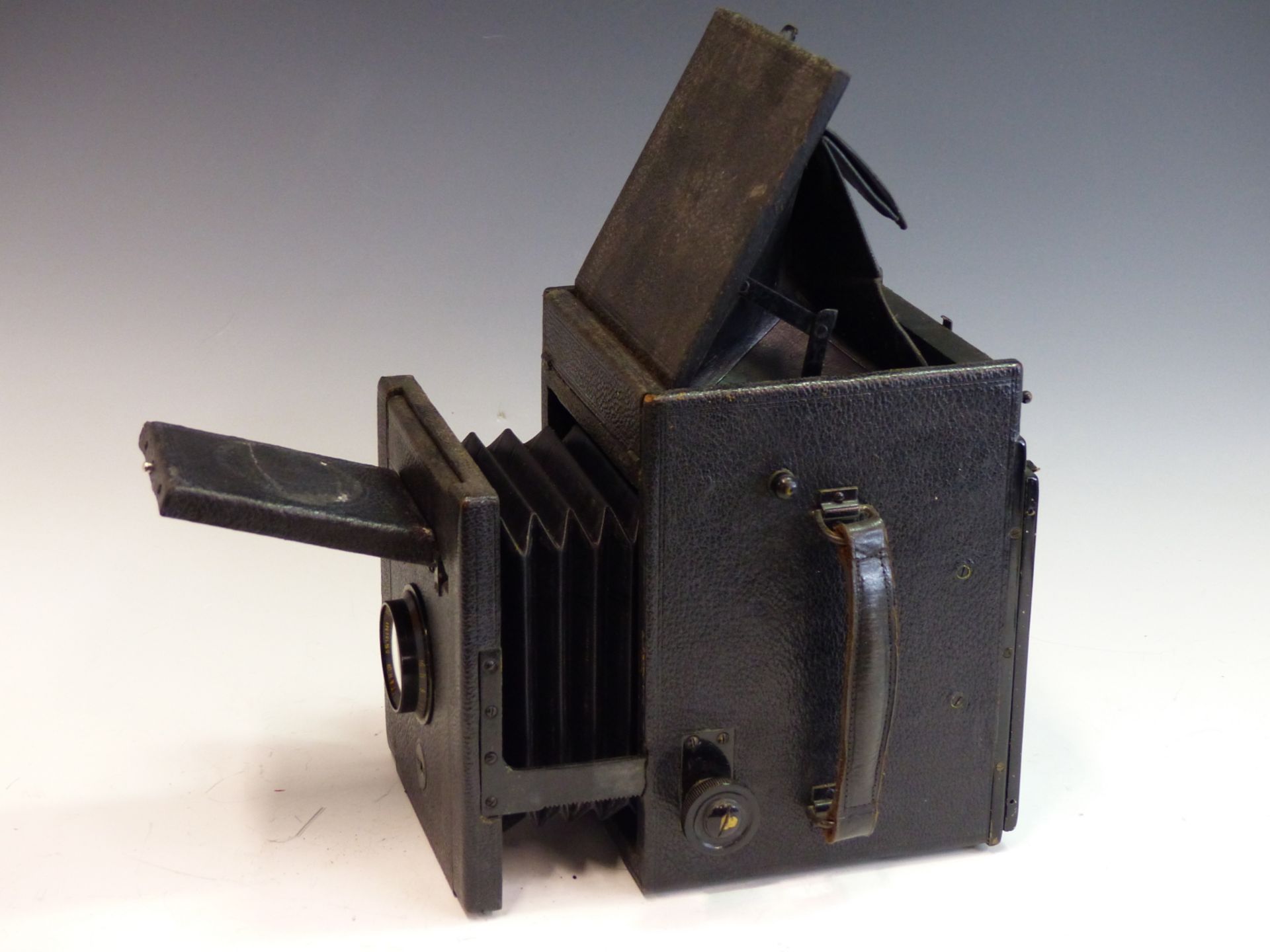 A VINTAGE EARLY 20TH CENTURY THORNTON PICKARD 1/4 PLATE CAMERA IN ORIGINAL CANVAS CASE WITH PLATE - Bild 2 aus 15