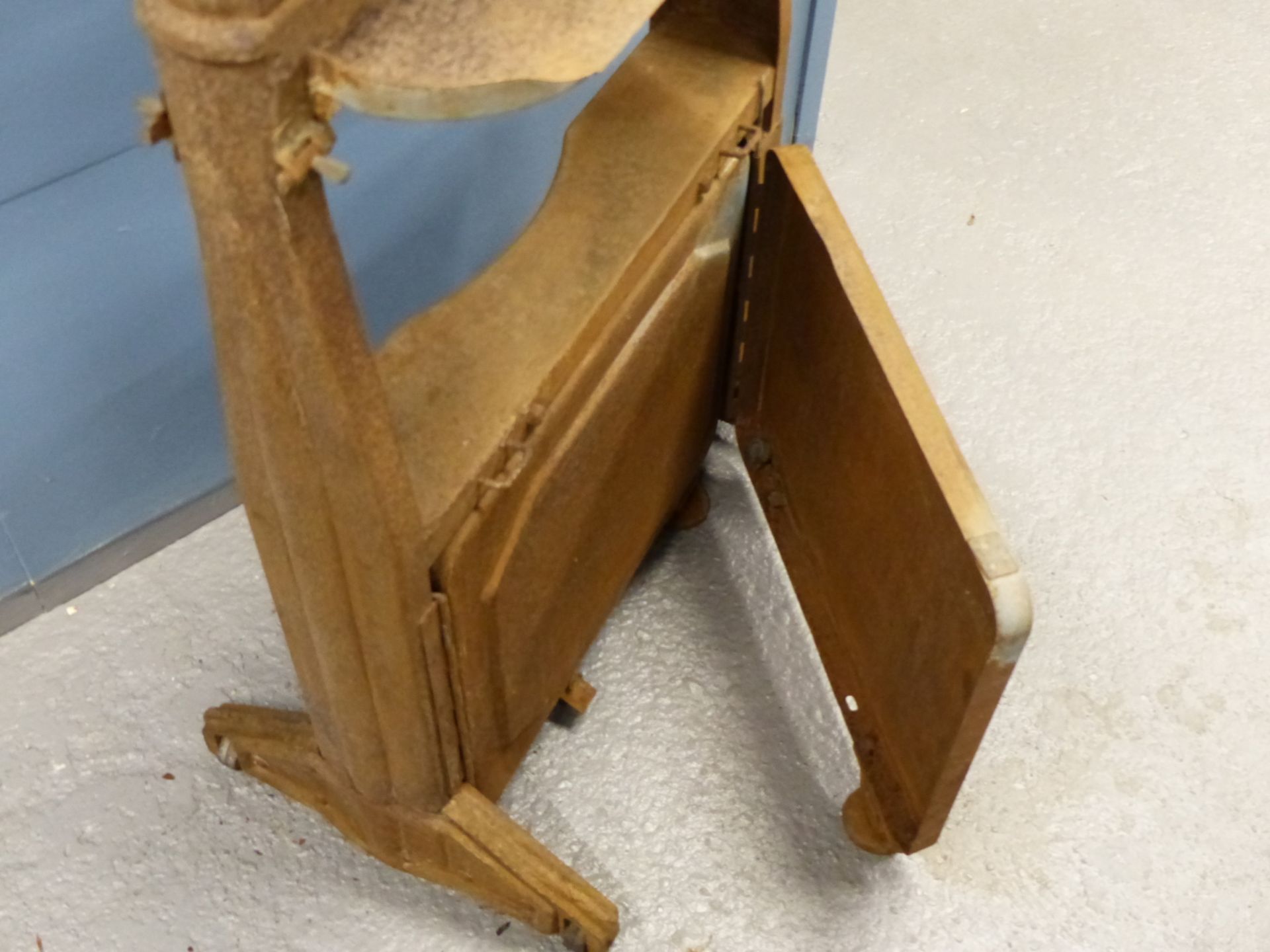 A VINTAGE ACME no55 HOUSEHOLD MANGLE ON ORIGINAL STAND. - Image 5 of 5