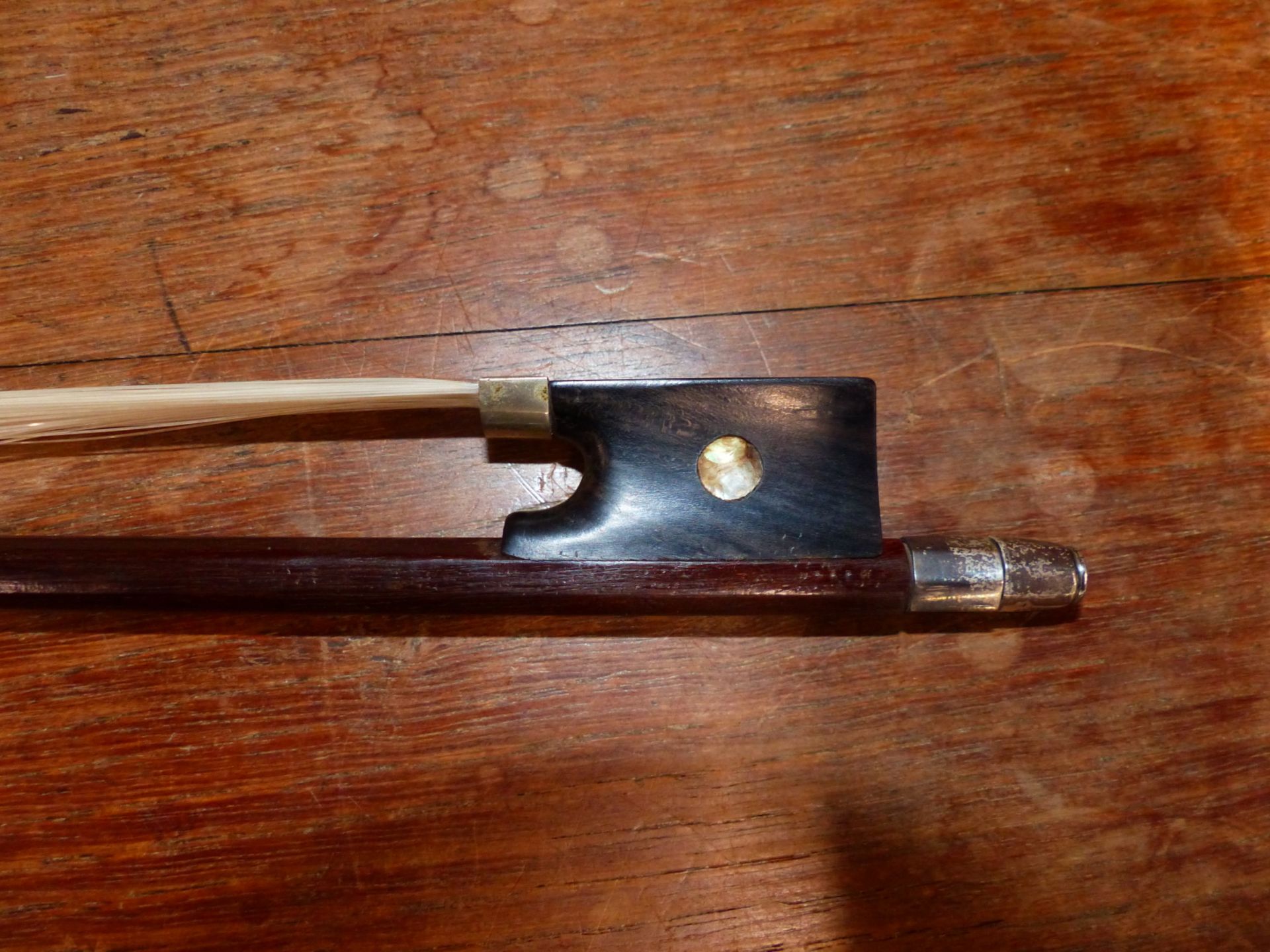 A 20TH CENTURY VIOLIN WITH LABEL " ANTONIUS STRADIUARIUS CREMONENSIS". CASED WITH A SILVER PLATE - Image 13 of 19