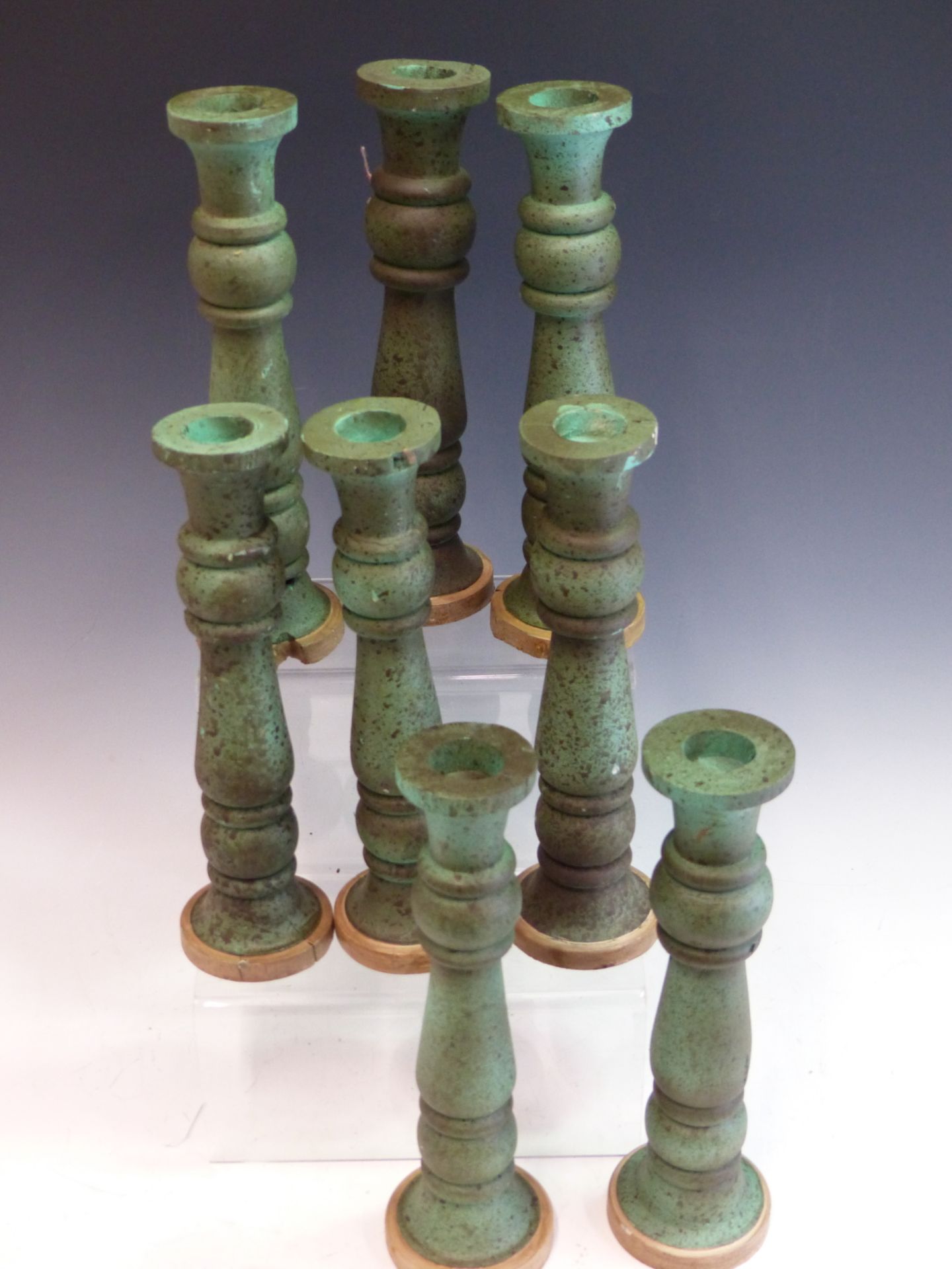 A SET OF EIGHT TURNED WOOD CANDLESTICKS WITH BIRDS EGG BLUE PAINTED DECORATION. - Image 3 of 3