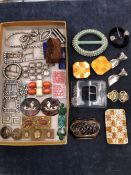 AN INTERESTING COLLECTION OF ART DECO AND OTHER BUCKLES TO INCLUDE A PAIR OF SILVER DRESS CLIPS.