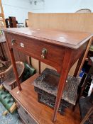 AN EDWARDIAN SIDE TABLE WITH SINGLE DRAWER