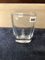 AN ORREFORS ETCHED GLASS VASE.