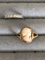 TWO 9ct HALLMARKED GOLD DRESS RINGS TO INCLUDE A PORTRAIT CAMEO AND A DIAMOND HALF HOOP RING. FINGER