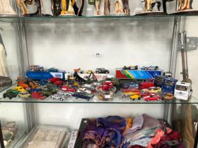 A COLLECTION OF DIE CAST TOYS BY CORGI, DAYS GONE BY, MATCHBOX, PREMIUM CLASSICS AND OTHERS