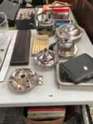 A QTY OF VARIOUS SILVER PLATED WARES.