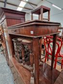 AN 18th C. MAHOGANY FOLD OVER TEA TABLE