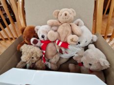 A SMALL COLLECTION OF TEDDY BEARS INCLUDING HARRODS
