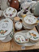 A SMALL COLLECTION OF WORCESTER, EVESHAM PATTERN WARES.
