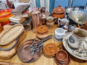 A CAST IRON VINTAGE LE CREUSET POT, A FURTHER EXAMPLE BY DOUFEU, VARIOUS COPPER WARES, POTTERY AND