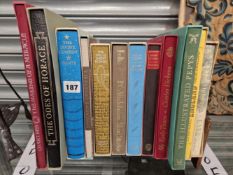 TWELVE FOLIO SOCIETY VOLUMES IN A WOODEN BOOK TROUGH