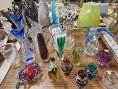 A COLLECTION OF ART GLASS ORNAMENTS AND VASES.