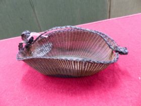 A JAPANESE WIREWORK AND INLAID SMALL BASKET.