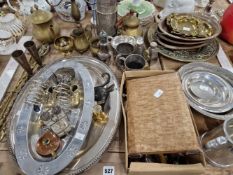 A COLLECTION OF COPPER, BRAS, METAL WARES AND CUTLERY.