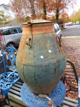 A LARGE EASTERN STYLE LIDDED URN.