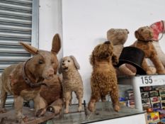 A COLLECTION OF VINTAGE STUFFED TOYS TO INCLUDE TWO PULL ALONG DOGS