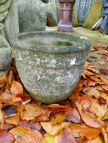 A PAIR OF SMALL COMPOSITE CLASSICAL STYLE PLANT POTS.