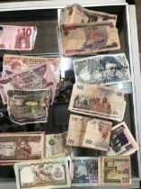AN EXTENSIVE COLLECTION OF AFRICAN, AND OTHER WORLD BANKNOTES.