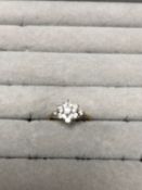 A 9ct HALLMARKED GOLD CUBIC ZIRCONIA CLUSTER RING. FINGER SIZE O. WEIGHT 1.89grms.