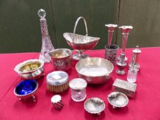 A GROUP OF HALLMARKED SILVER TO INCLUDE A SWING HANDLES BASKET, A LARGE GEORGIAN SALT, OTHER VARIOUS