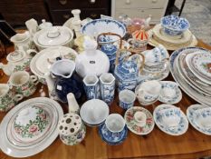 A POTTERY PART DINNER SERVICE, OTHER TEA AND DINNER WARES ETC.