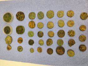 A SMALL COLLECTION OF ROMAN COINAGE.