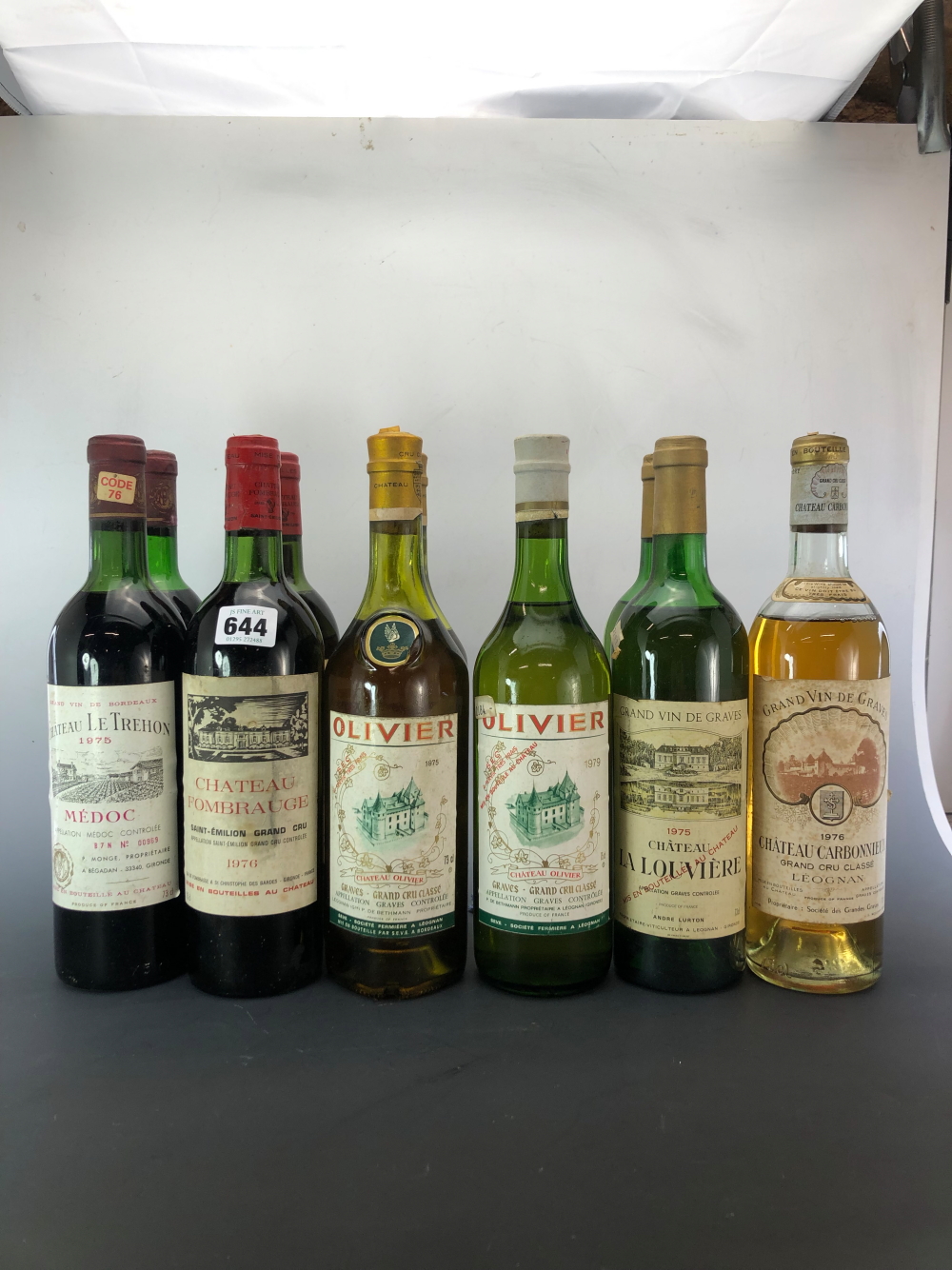 A COLLECTION OF 10 BOTTLES 1970S BORDEAUX WINE TO INCLUDE CHATEAU OLIVIER BLANC GRAVES GRAND CRU