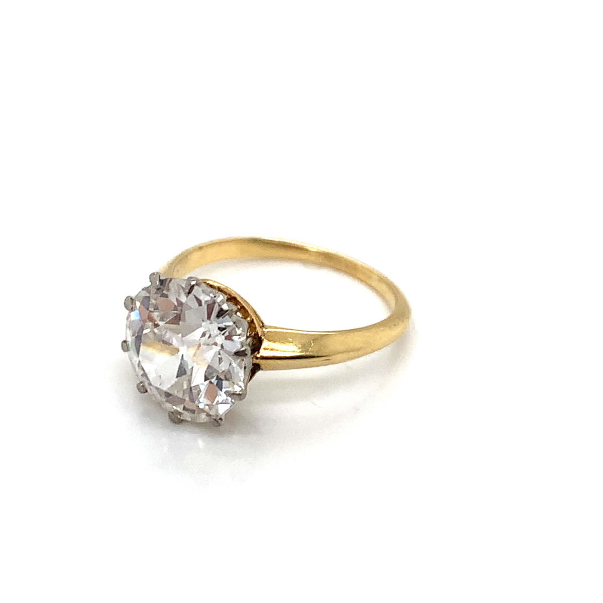AN ANTIQUE OLD EUROPEAN CUT DIAMOND SINGLE STONE RING. THE IMPRESSIVE DIAMOND IN A TEN CLAW PLATINUM - Image 13 of 20