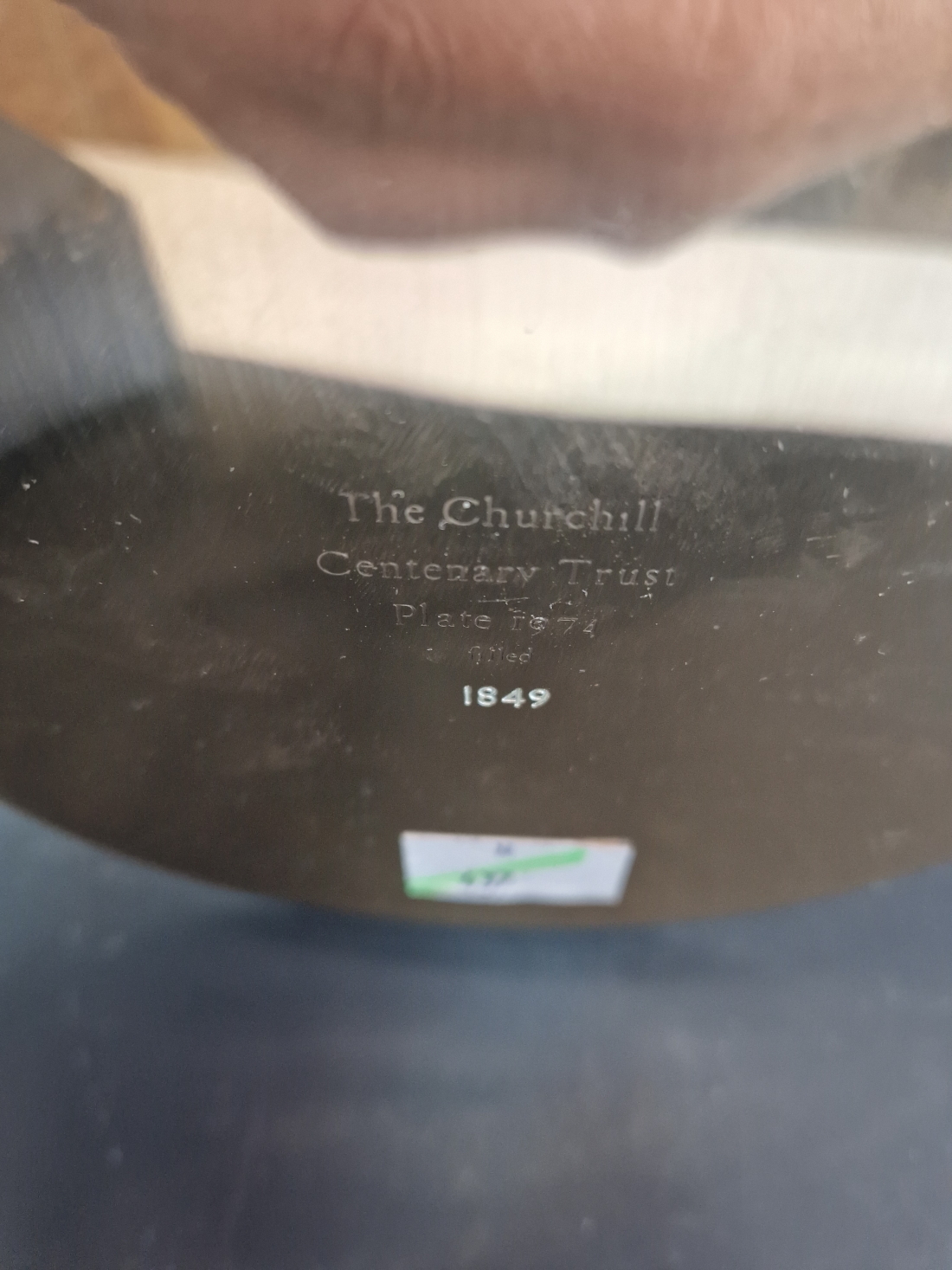 A BOXED SILVER 1974 JOHN PINCHES CHURCHILL CENTENARY PLATE WITH CERTIFICATE NO 1849, THE CENTRAL - Image 6 of 7