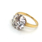 AN ANTIQUE OLD EUROPEAN CUT DIAMOND SINGLE STONE RING. THE IMPRESSIVE DIAMOND IN A TEN CLAW PLATINUM
