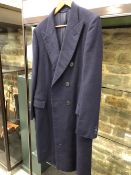 A MOORBROOK BLUE CASHMERE AND WOOL COAT DESIGNED BY VANNUCCI
