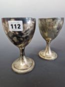 A PAIR OF GEORGE III SILVER WINE GOBLETS BY ROBERT SCOTT, NEWCASTLE, EACH BOWL ENGRAVED WITH