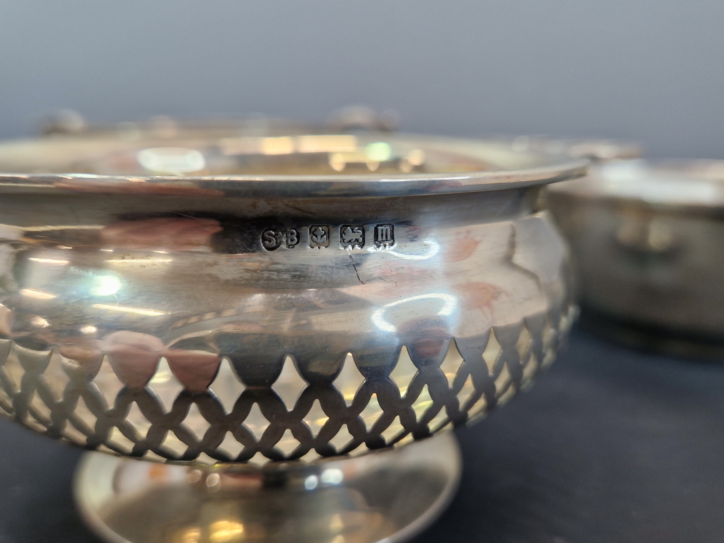 THREE HALLMARKED SILVER TWO HANDLED BOWLS TO INCLUDE ONE WITH PIERCED SIDES, 364Gms. - Image 3 of 7