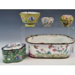 PEKIN ENAMEL WARES: TO INCLUDE AND RECTANGULAR PLANTER. W 18cms. TWO TEA BOWLS AND TWO COVERED