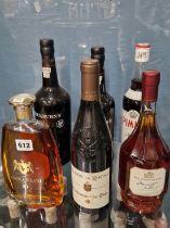 1 BOTTLE ROMANIAN XO BRANDY 70cl 40% VOL TOGETHER WITH OTHER PORTS AND WINES (5)