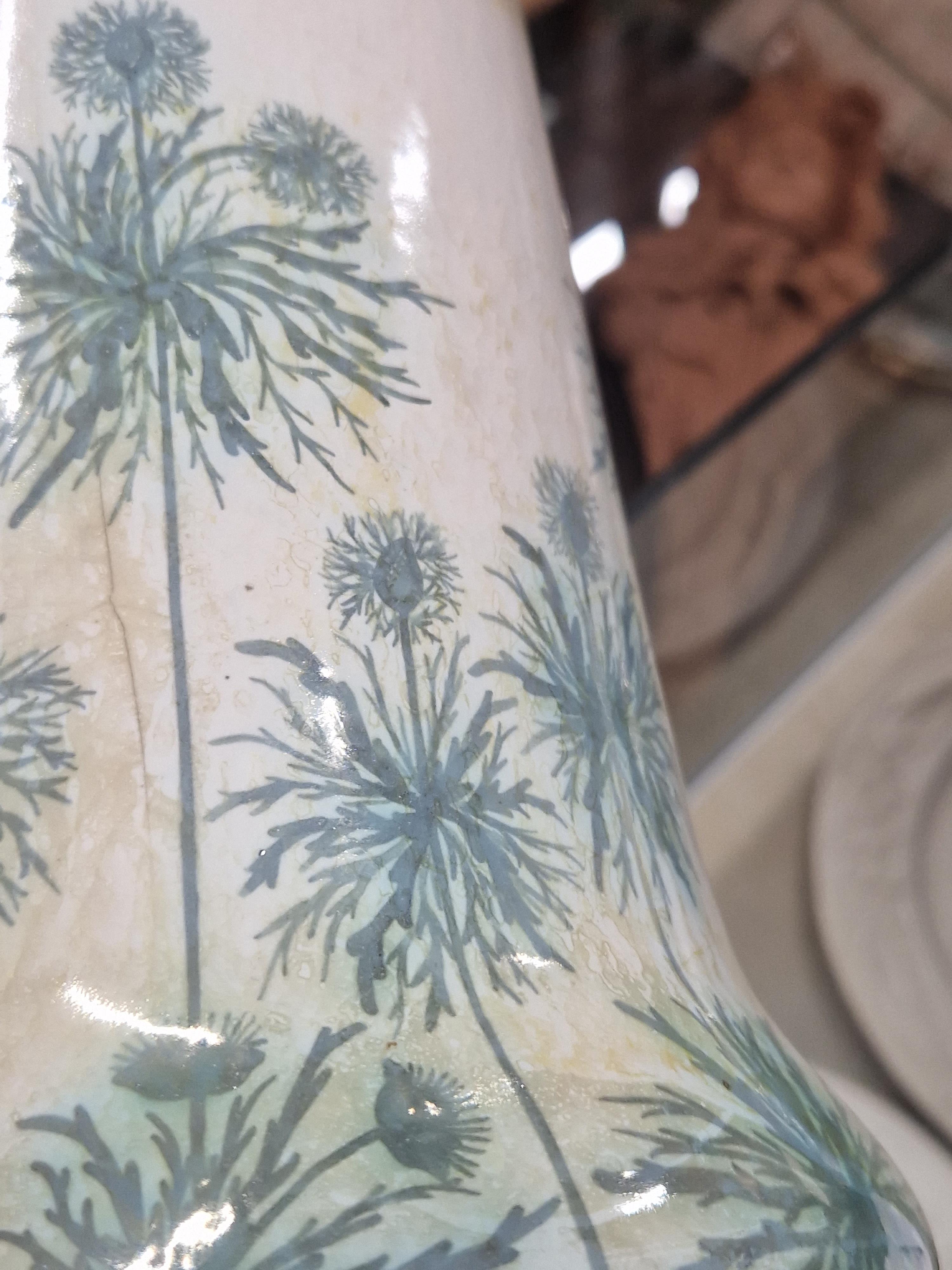 A RUSKIN YELLOW GROUND VASE DATED 1913 AND PAINTED WITH GREEN STEMS OF DAISY LIKE FLOWERS. H 21cms. - Image 22 of 22