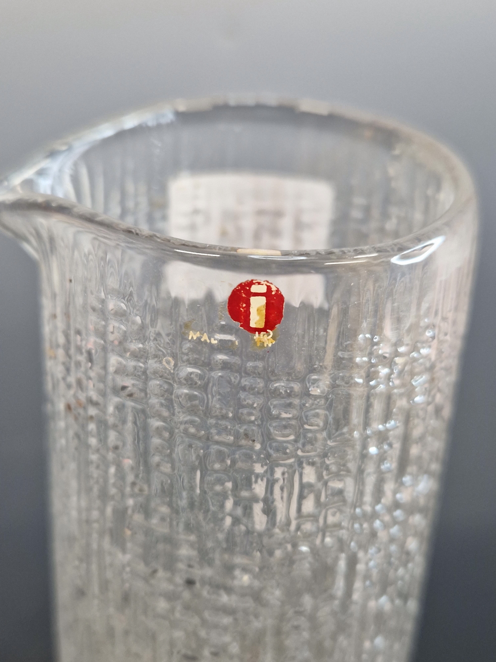 AN IITALA BARK TEXTURED CLEAR GLASS POURING VESSEL. H 23cms. - Image 3 of 5
