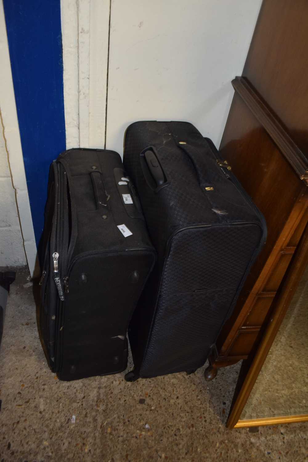 Quantity of suitcases