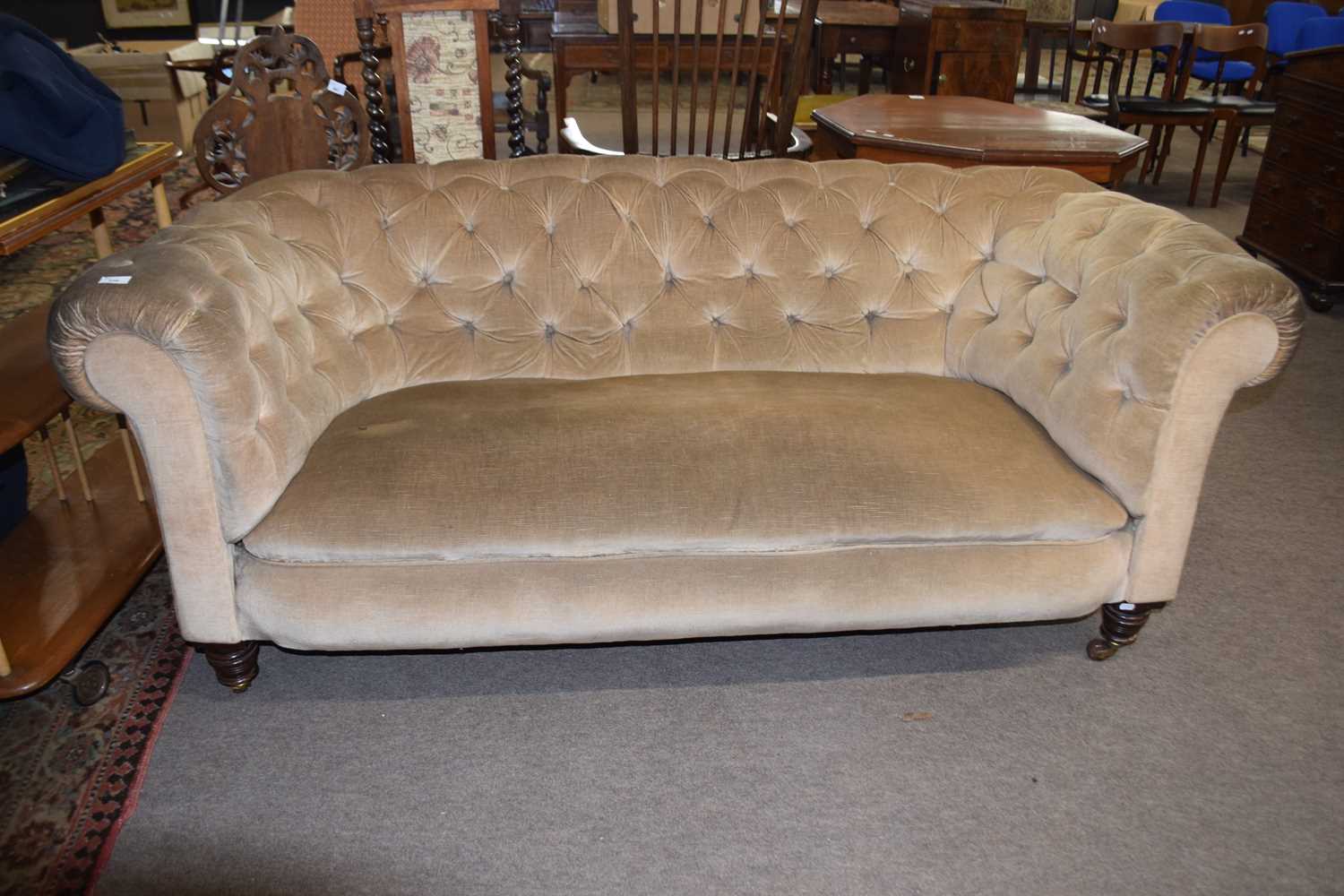 Late 19th/early 20th Century mushroom upholstered Chesterfield sofa, 180cm wide, worn condition - Image 4 of 4