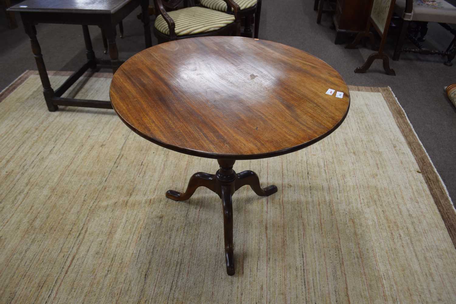 Georgian mahogany supper table with circular top raised on turned column and tripod base, 81cm - Image 4 of 5