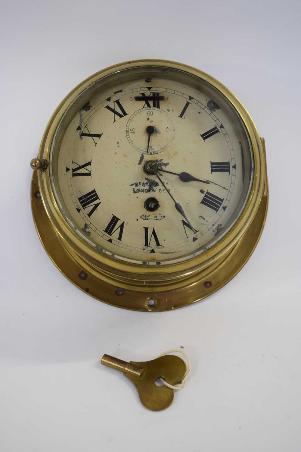 Ships clock in brass case with second dial and key - Image 2 of 6