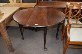 Georgian mahogany oval drop leaf gate leg table with tapering legs with pad feet, 100cm wide