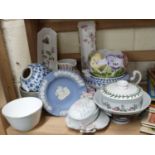 Mixed Lot: Various assorted ceramics to include Rye Pottery jug