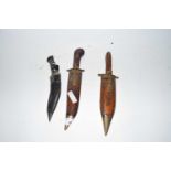 Mixed lot comprising an Gurkha's kukri together with an Asian carving set