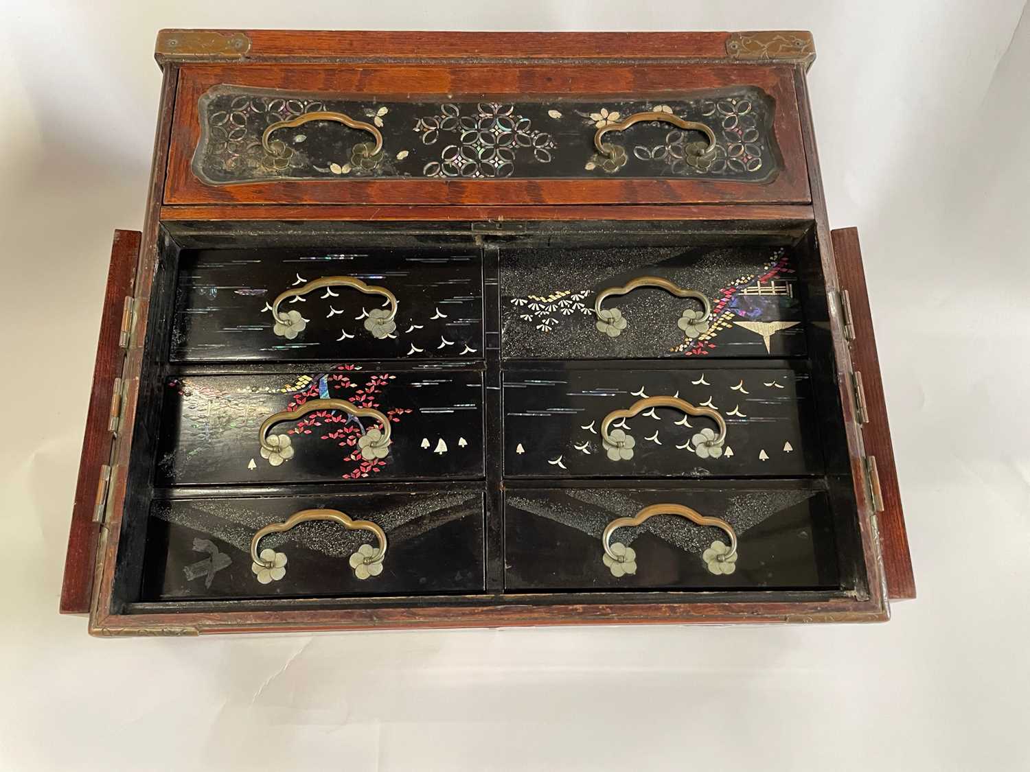 Early 20th Century Oriental table top box with two panelled doors opening to an interior with six - Image 3 of 4