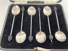 Cased set of George VI silver bean end coffee spoons, Sheffield 1937, makers mark for C W Fletcher &